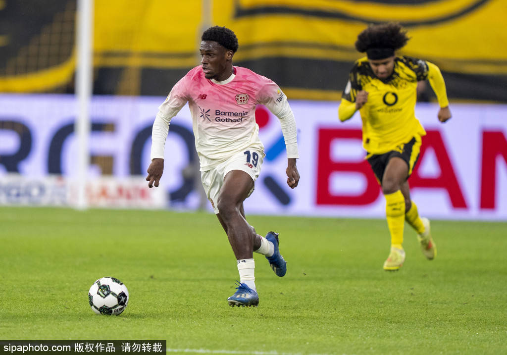 施洛特贝克转会动态：利物浦放弃追逐，德甲后卫未来何去何从？